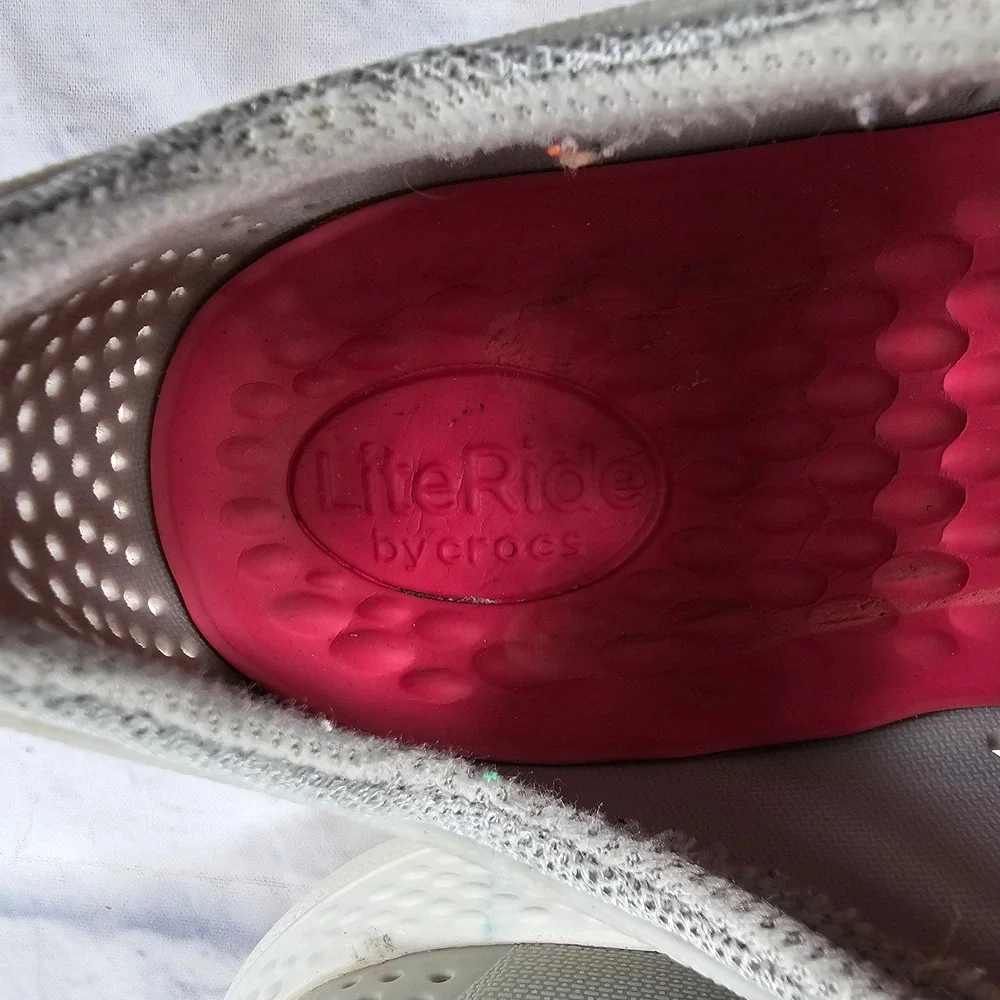 Crocs LiteRide Pacer Sneakers Womens 8 Light Gray White Breathable Lace Up Shoes